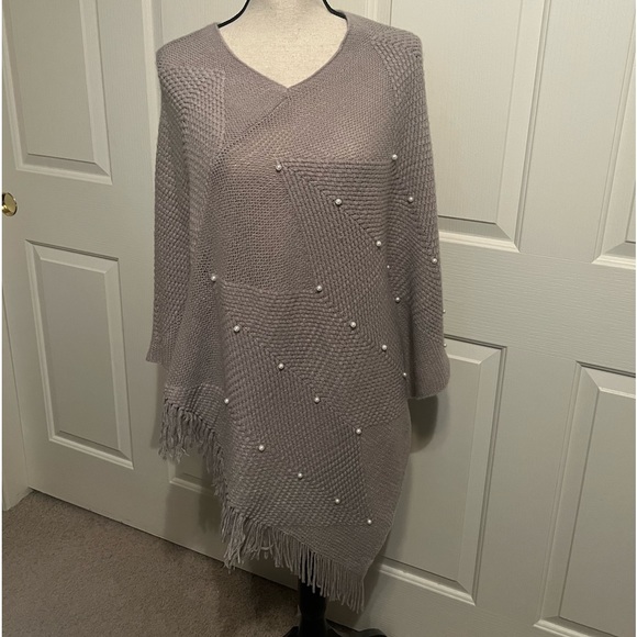 Pearl Sweater Poncho - Picture 3 of 7